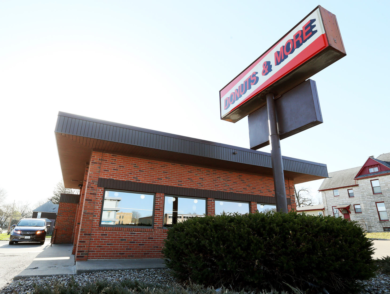 050218-qct-fea-donuts 006